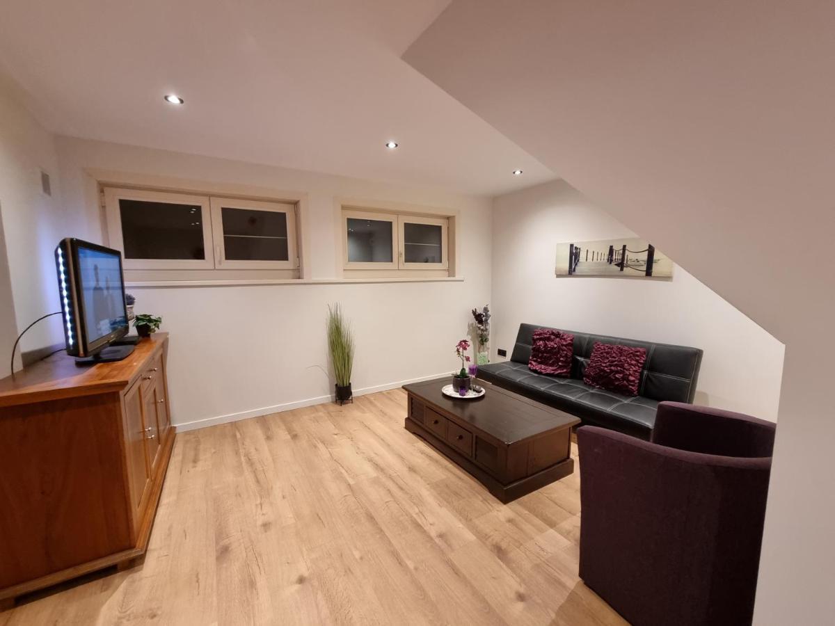 Susberg 3 Luxe Verblijf Met Zwembad En Sauna NeerNeerpelt Exteriör bild